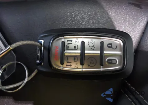 2025 Chrysler Pacifica Select из США, поврежденный, VIN 2C4RC1BG5SR531993